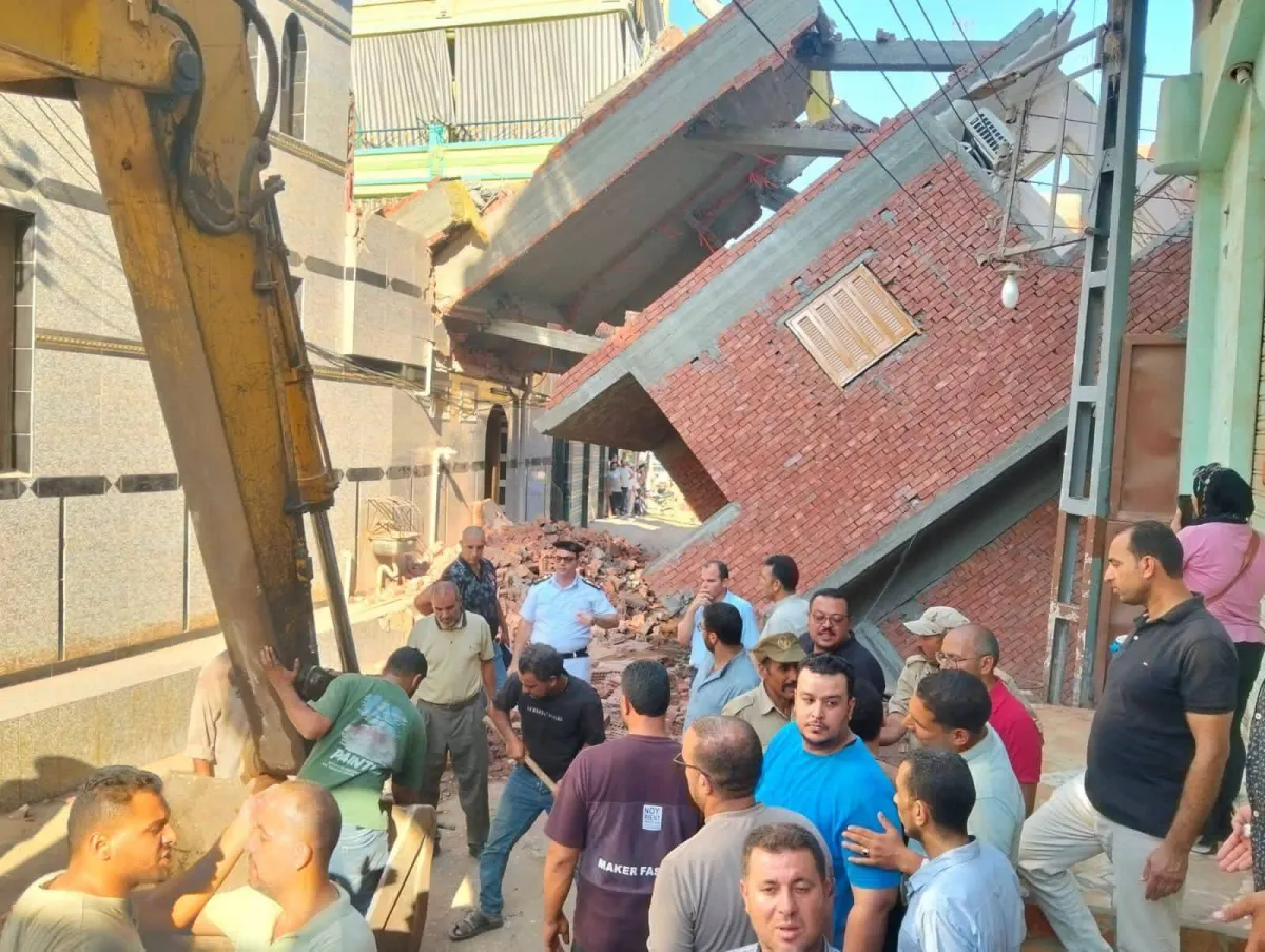فاجعة في حدائق القبة: ضحايا ومصابون في انهيار عقار سكني بالقاهرة
