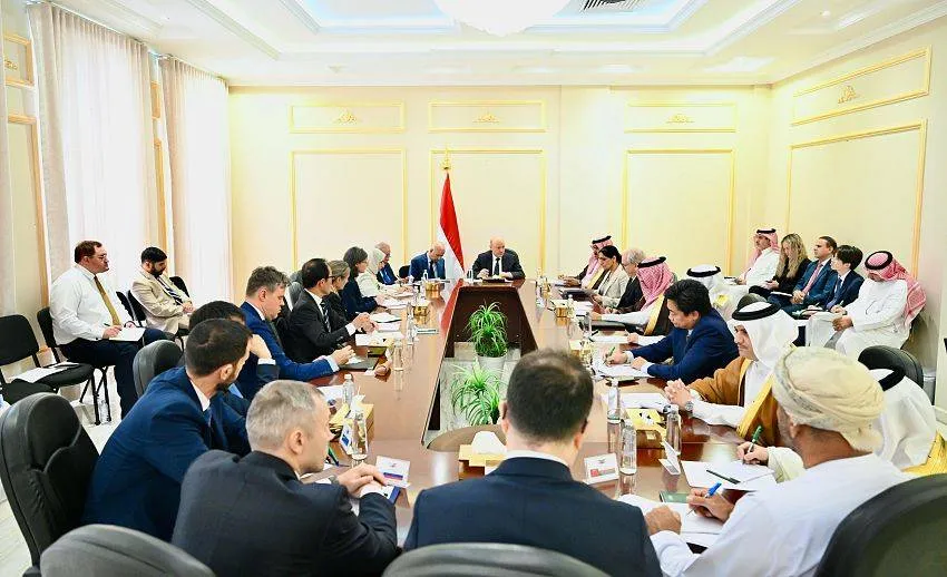 رشاد العليمي يضع حدا لسياسة التراخي تجاه خروقات الحوثيين في اليمن