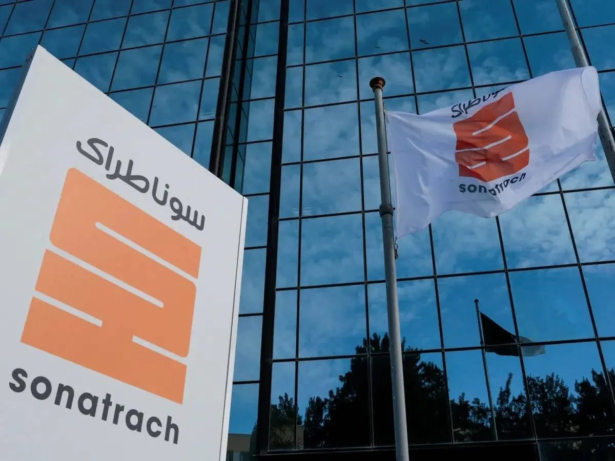 الجزائر تفتح شريان طاقة جديد نحو النيجر بتصدير وقود الطائرات