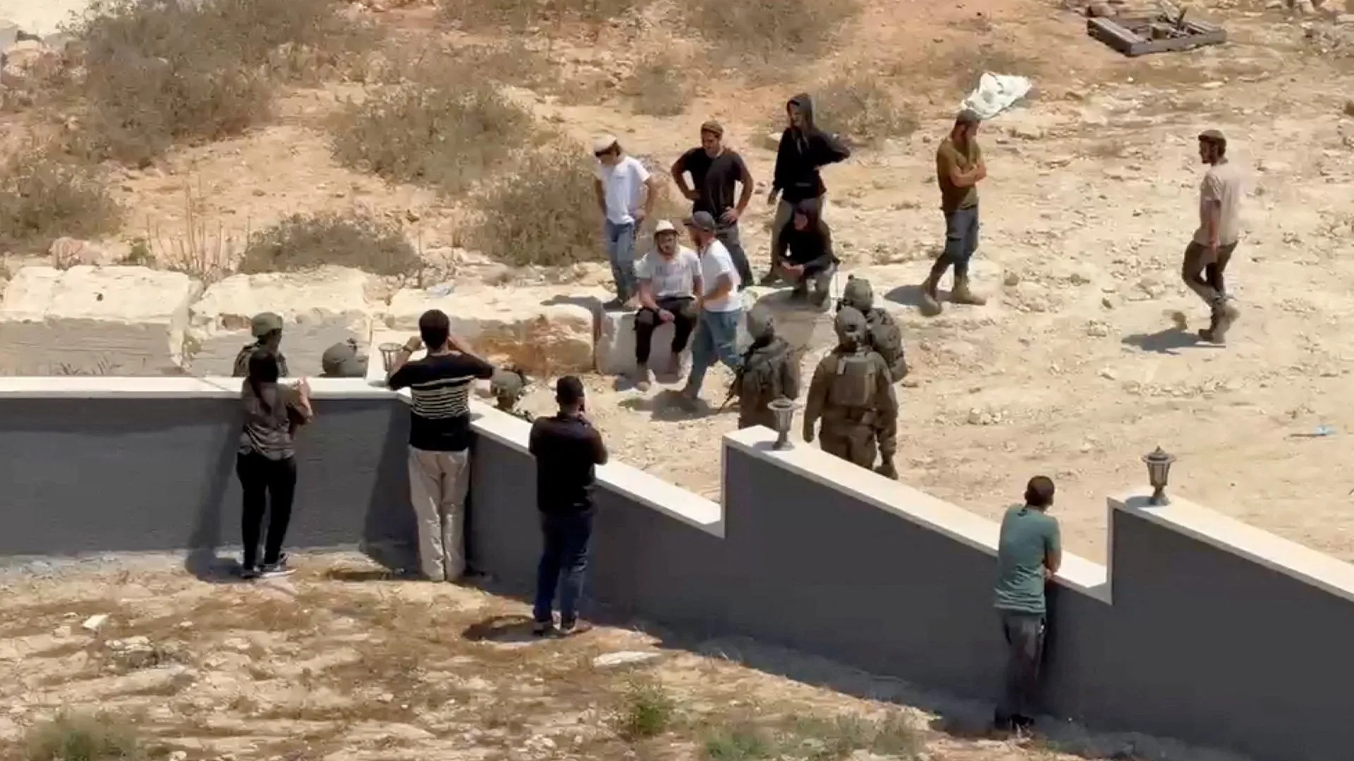 حصار خانق وتوسع استيطاني يلاحق منازل الفلسطينيين في الضفة والقدس