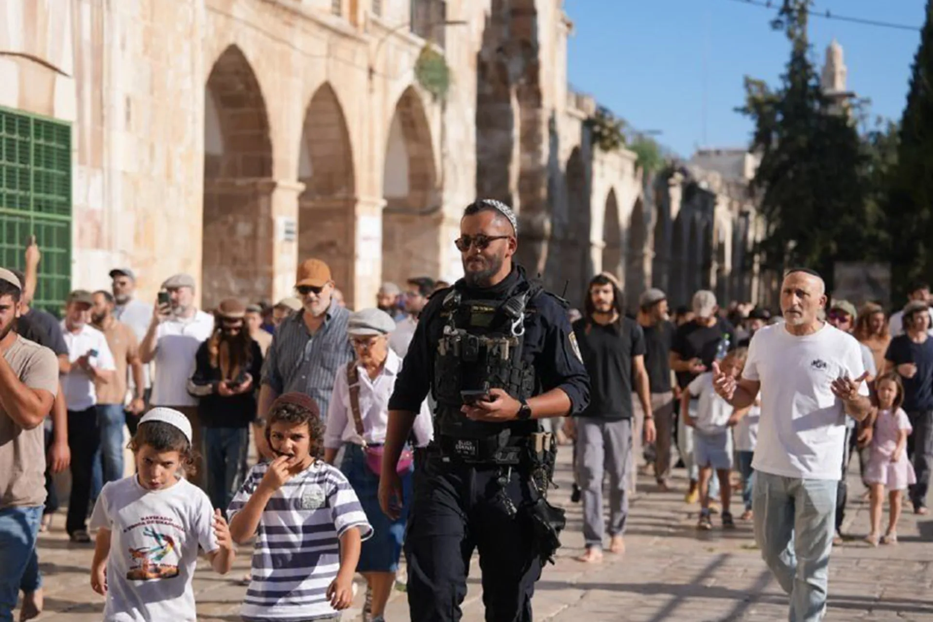 مخططات التهويد في الاقصى والضفة تضع الفلسطينيين امام واقع لا رجعة فيه