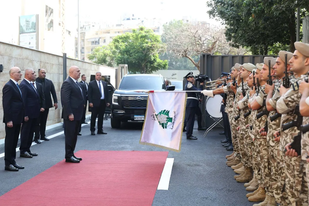 ارتباط حزب الله بايران يلقي بظلاله على مفاوضات لبنان واسرائيل