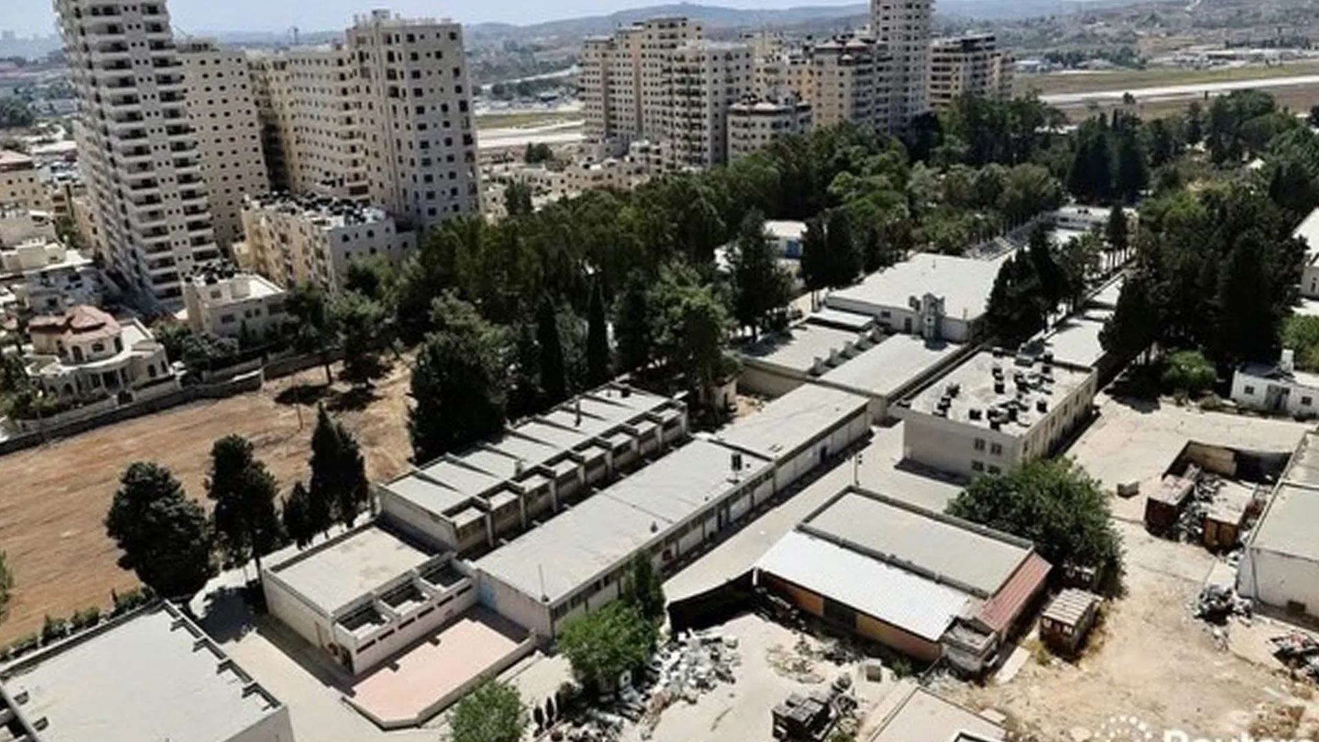 مستقبل مجهول يلاحق طلاب مركز قلنديا المهني وسط تداعيات الاغلاق