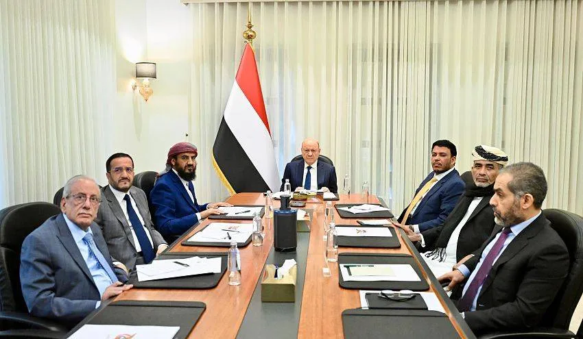خطة يمنية رسمية لقطع شريان التمويل عن الحوثيين وتعزيز السيادة الوطنية