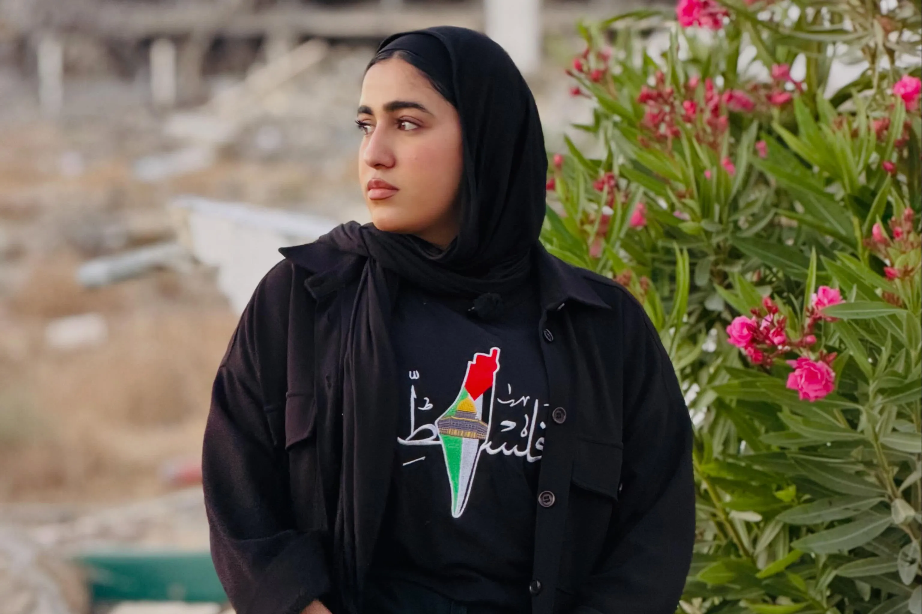 تالا درويش تحول خشب المساعدات في غزة الى استوديو بودكاست