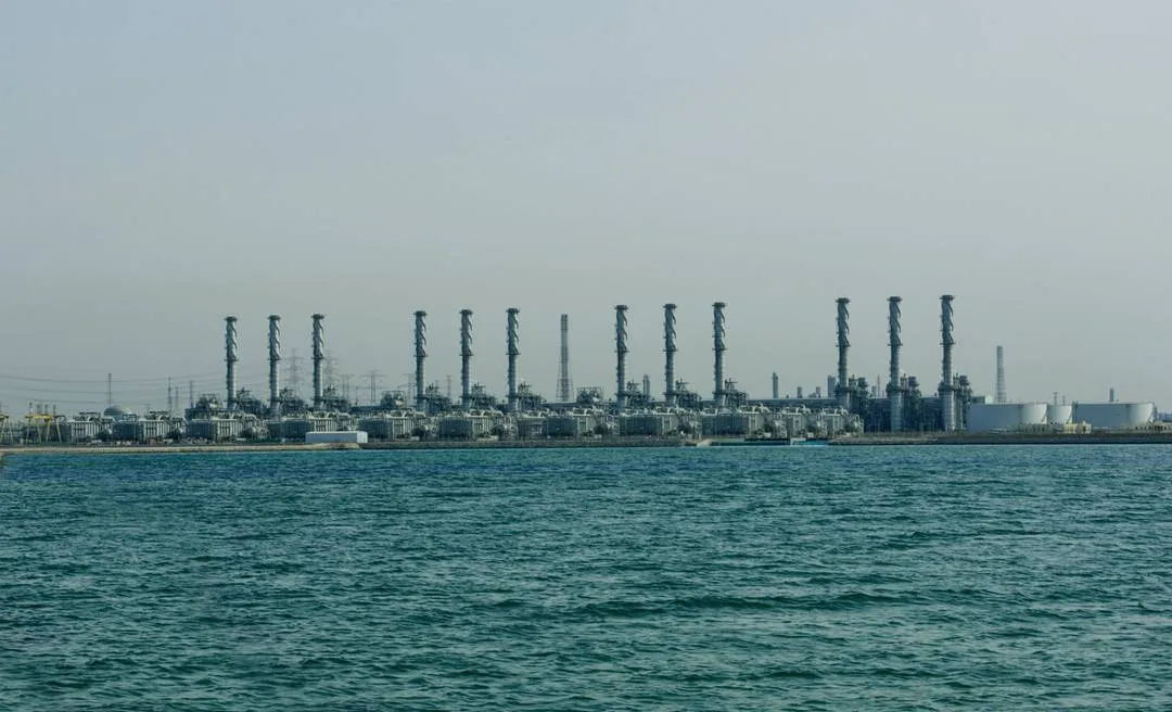 نقلة نوعية في وجهة البحر الاحمر مع بدء التشغيل التجاري لمنظومة الطاقة المتجددة