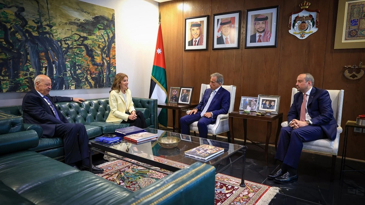 جعفر حسان يطلع على تفاصيل التقرير السنوي لحقوق الانسان في الاردن
