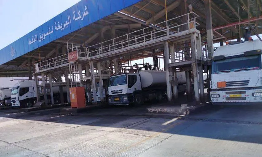 أزمة الوقود في ليبيا تتفاقم وسط مطالبات شعبية بإنهاء هيمنة السوق السوداء