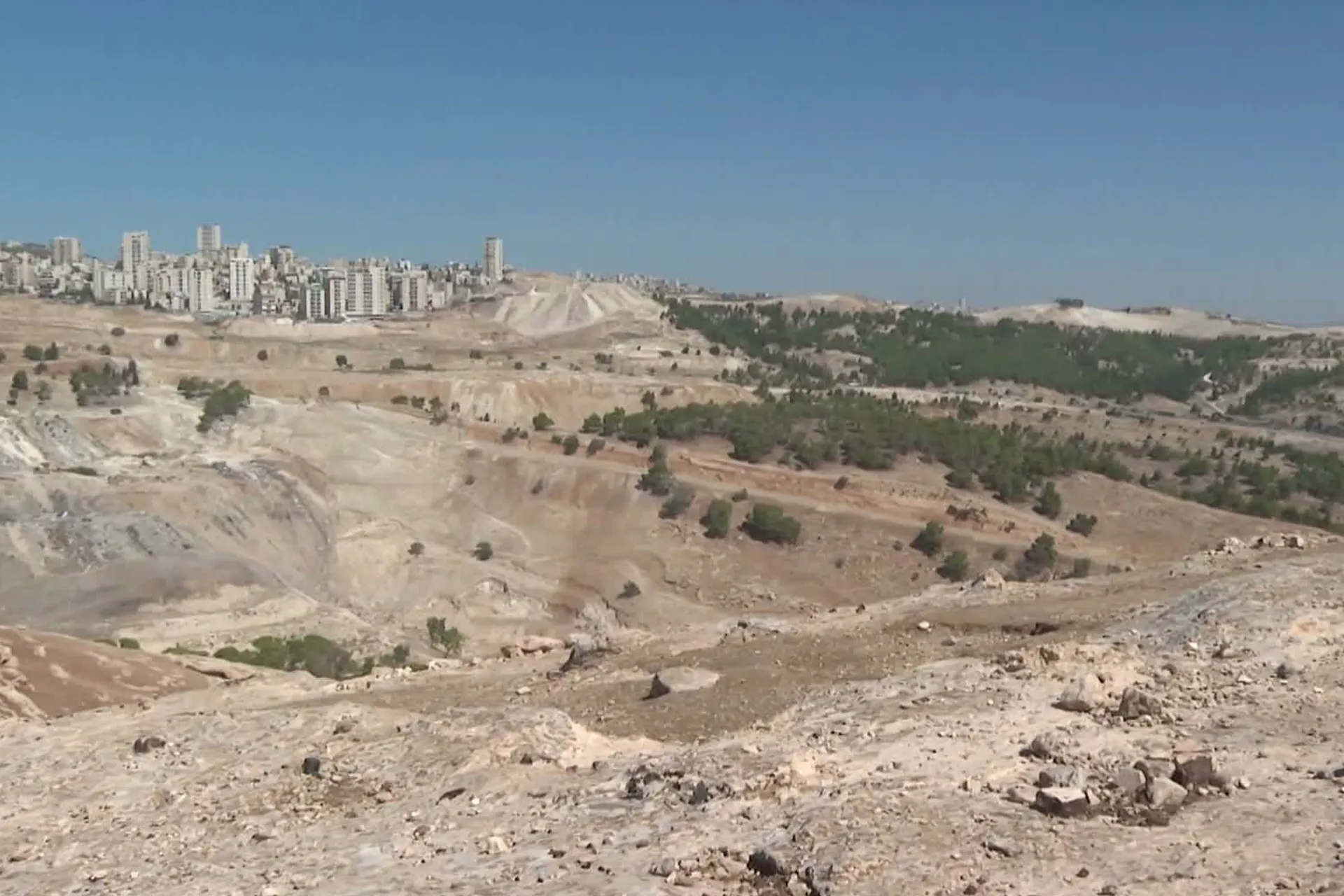 ضوء اخضر للاستيطان في القدس ومخاوف من تغيير ديمغرافي قسري قسري