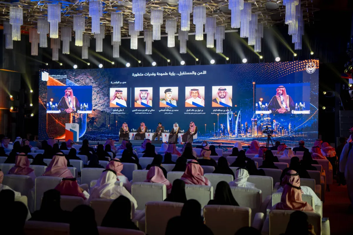 الذكاء الاصطناعي في خدمة الامن السعودي استباق المخاطر بعيون رقمية