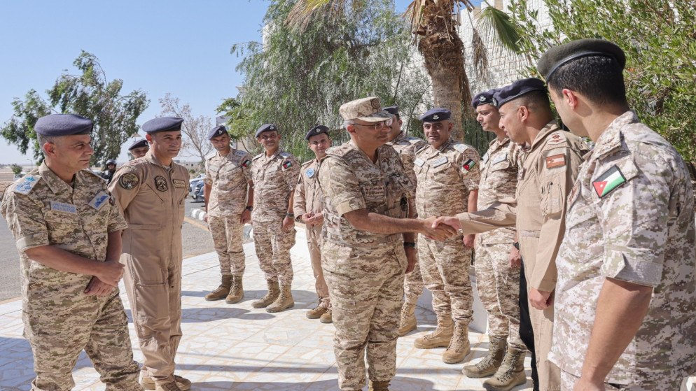 رئيس هيئة الاركان يشدد على جاهزية سلاح الجو الملكي لحماية سماء الاردن