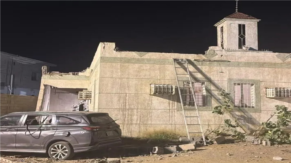 اصابات واضرار مادية اثر سقوط مقذوف معاد في جازان