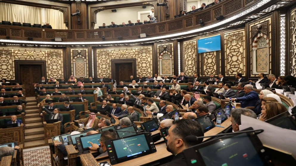ملايين الطلاب يطرقون ابواب المدارس السورية وخطط حكومية لاحتواء الازمة التعليمية