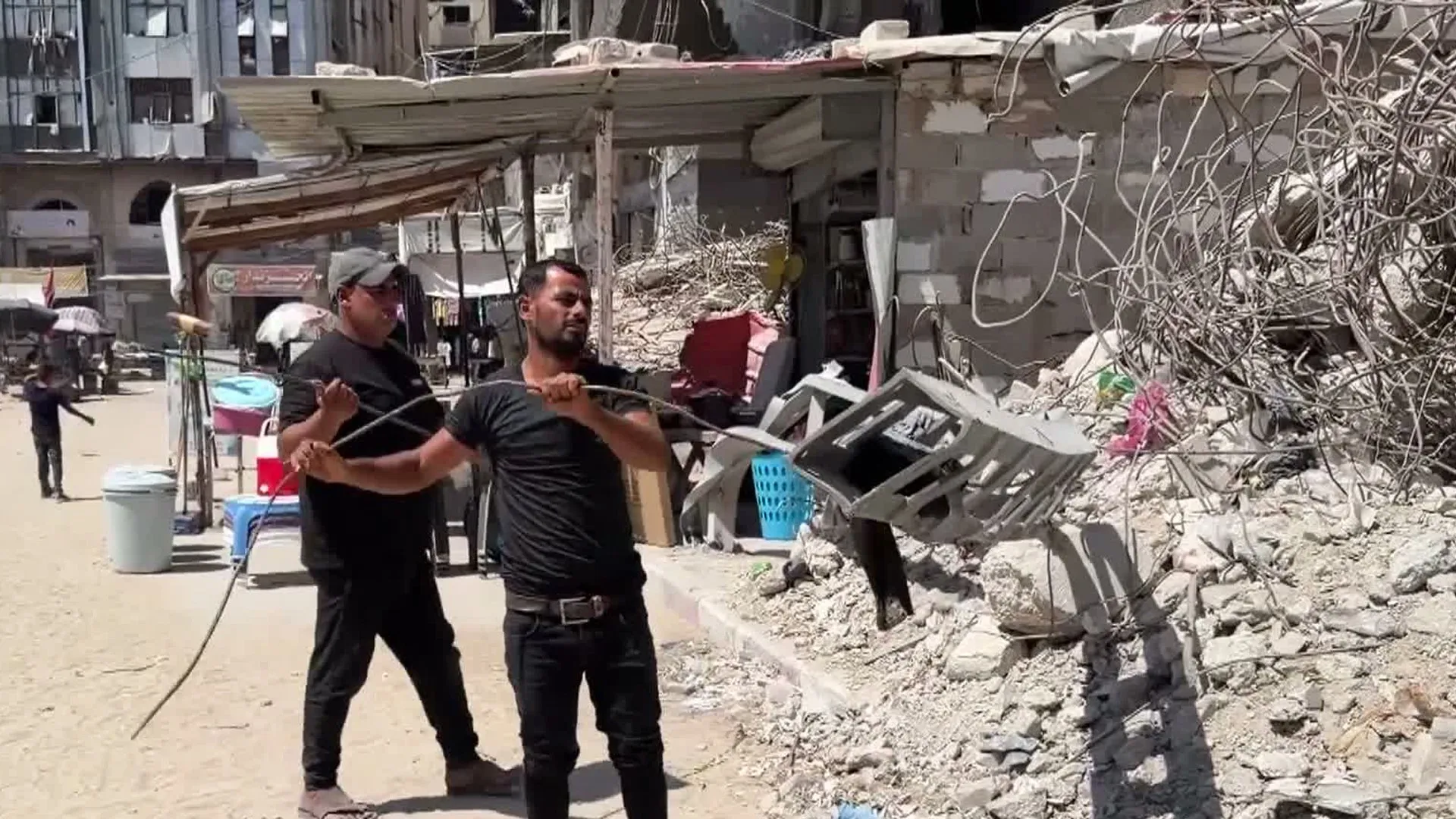 انهيار سوق العمل في غزة وتفاقم معدلات البطالة جراء الحرب المستمرة