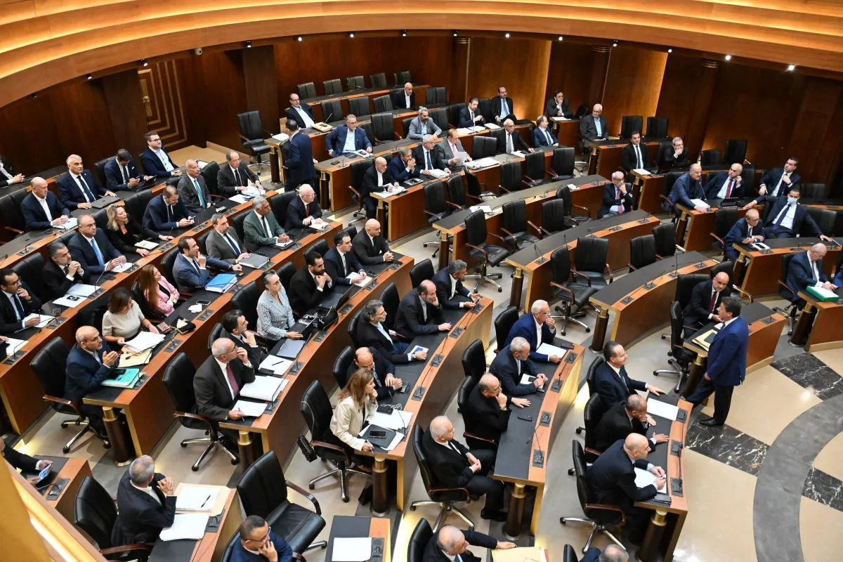 مواجهة تحت قبة البرلمان في لبنان حول مصير السلاح وسيادة الدولة