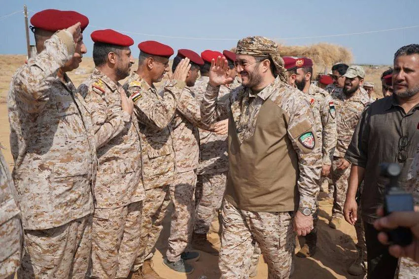 استنفار عسكري واسع للجيش اليمني في تعز وحجة لاستعادة السيطرة الميدانية