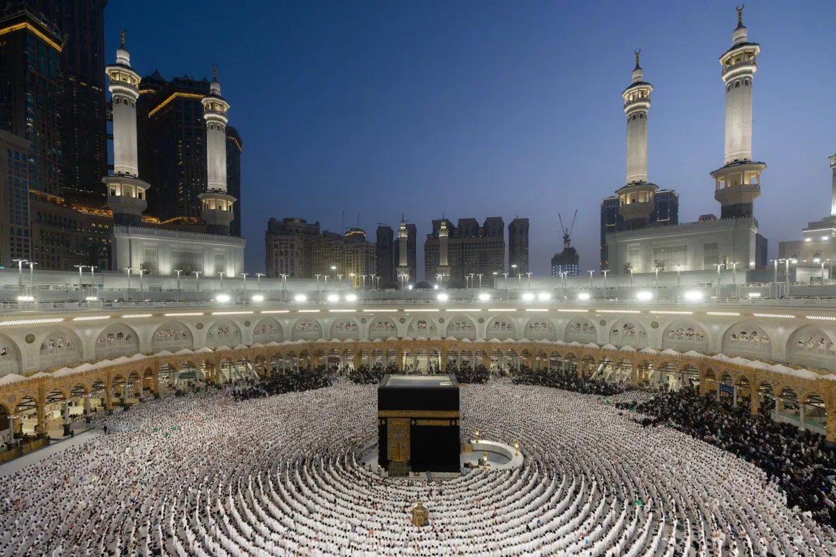 موجة غضب عارمة تلاحق محاولات استهداف مكة المكرمة