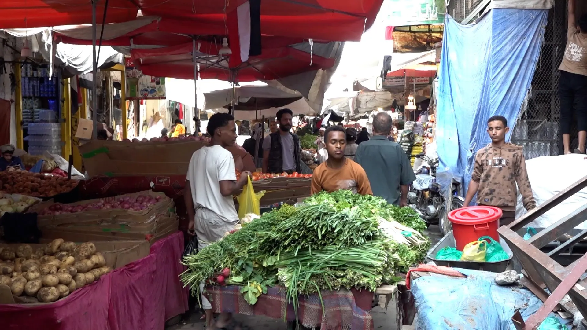 حرب تعز تلتهم جيوب المواطنين وتضاعف اسعار السلع والخدمات