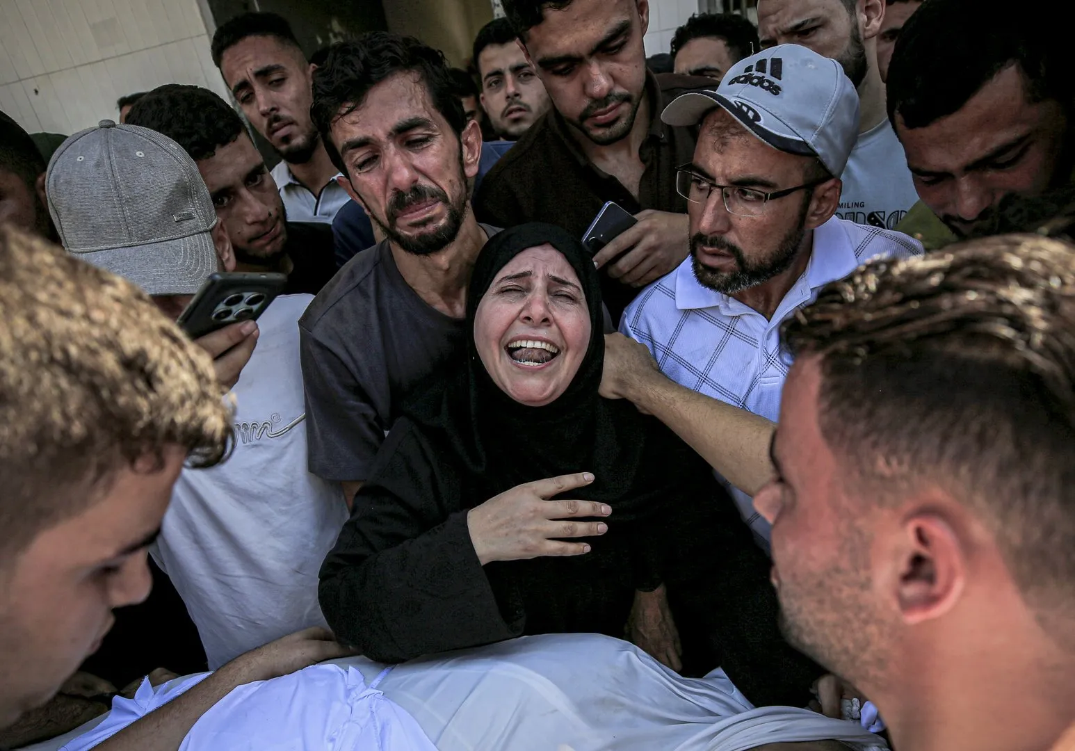 تصعيد عسكري مكثف في غزة وسقوط ضحايا وسط ظروف انسانية كارثية