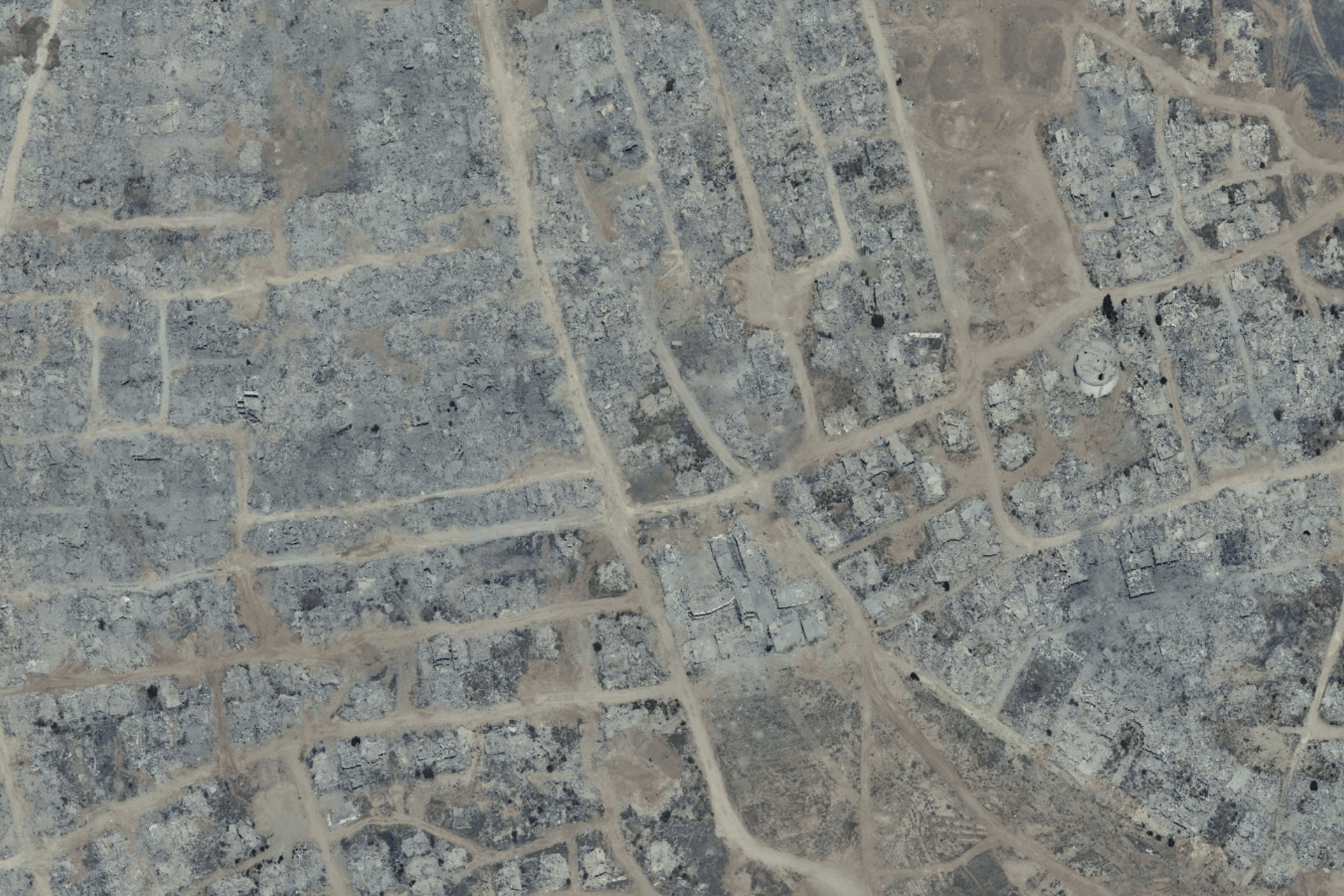 كشف النقاب عن صور فضائية عالية الدقة تفضح واقع الدمار والتموضع العسكري شمال غزة