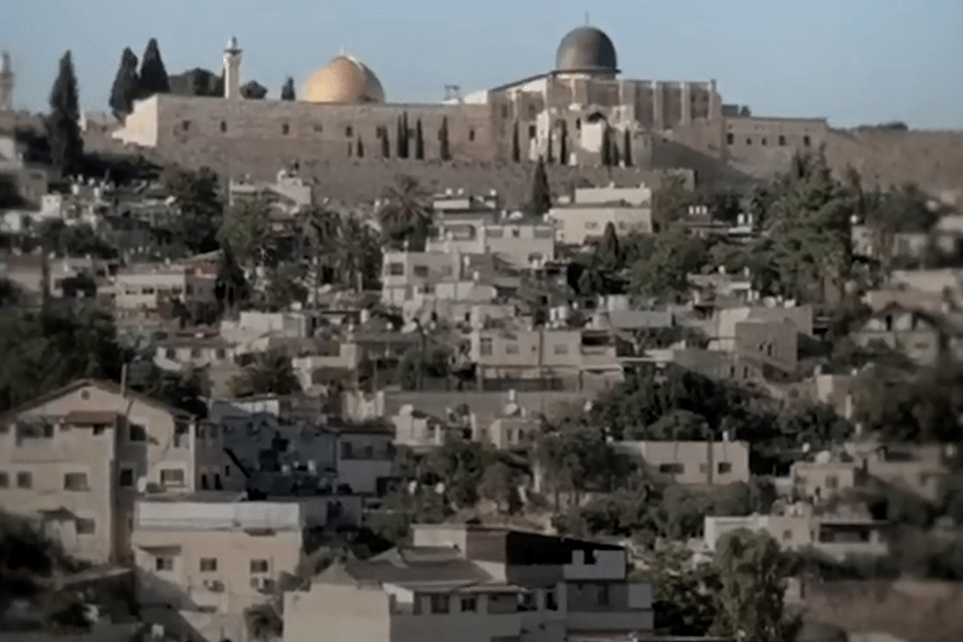 جحيم السكن في القدس.. كيف يواجه الشباب المقدسي شبح التهجير الصامت؟