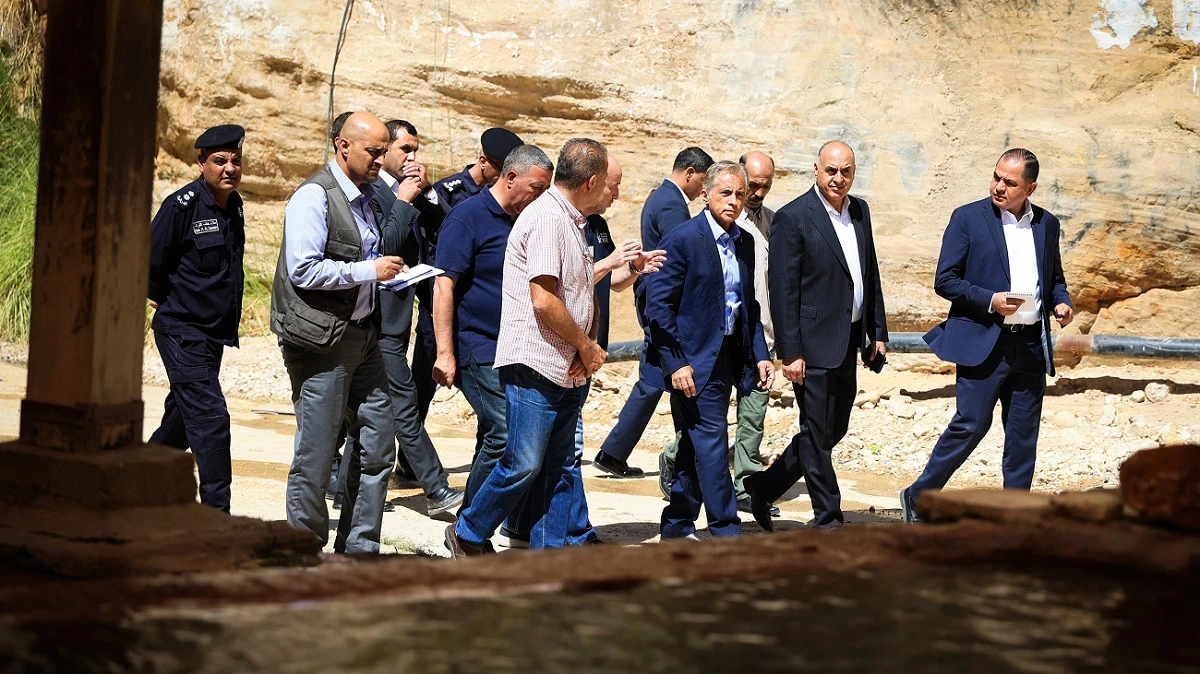 جولة ميدانية لرئيس الوزراء في الطفيلة لتعزيز الاستثمار وتطوير الخدمات