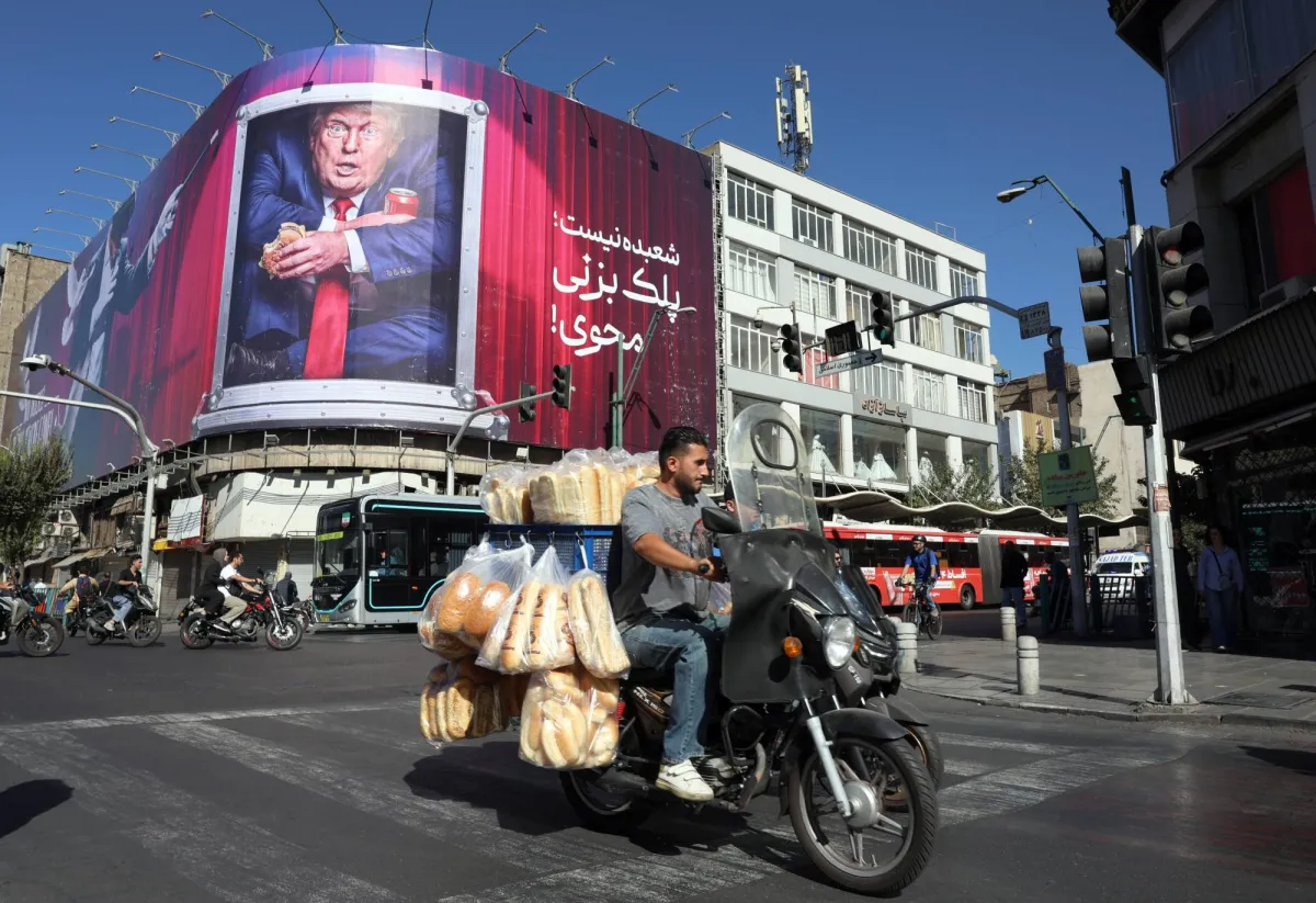 ترمب يربط نهاية الصراع باستسلام ايران وطهران تتمسك بموقفها