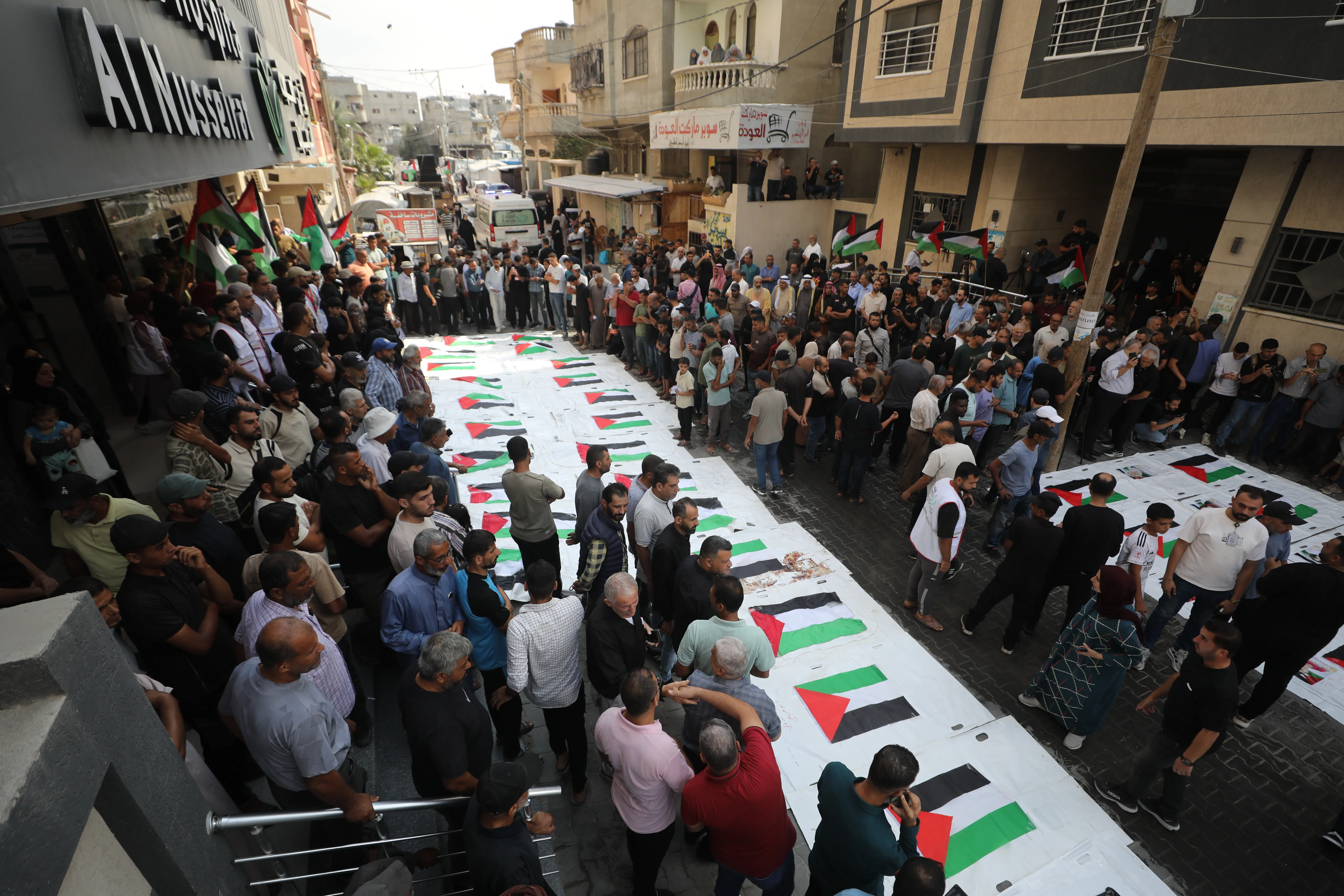 وداع اخير بعد سنوات من الانتظار تحت الانقاض في غزة