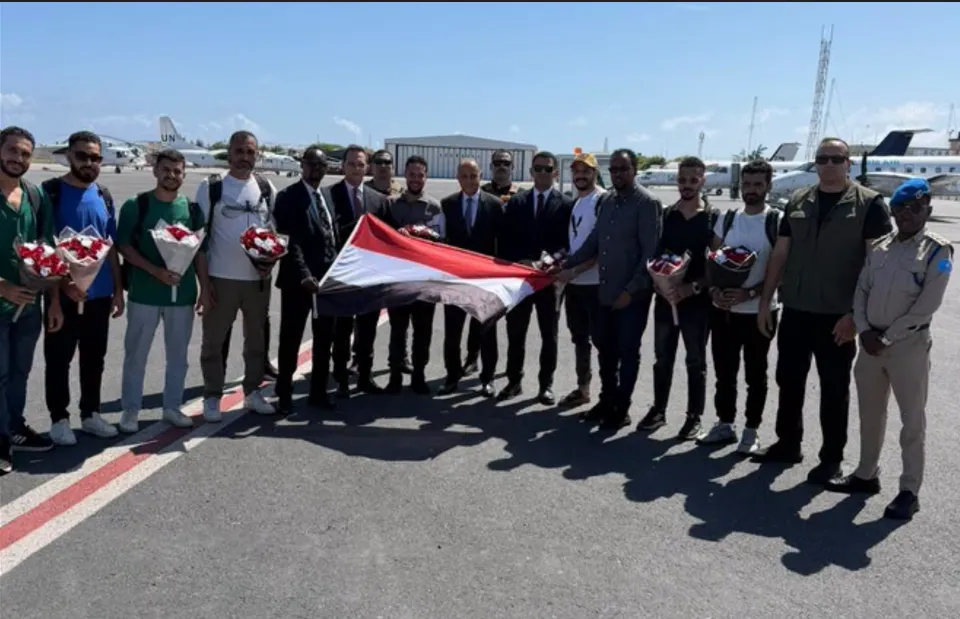 رحلة عودة البحارة المصريين من الصومال الى ارض الوطن