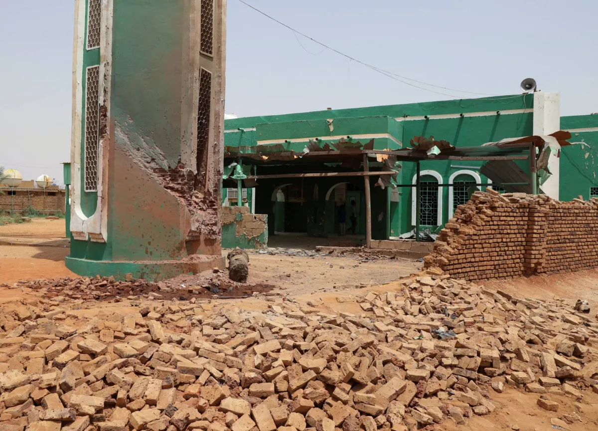 مأساة انسانية في السودان هجوم جوي يطال قافلة اغاثية وتوتر يلف بورتسودان