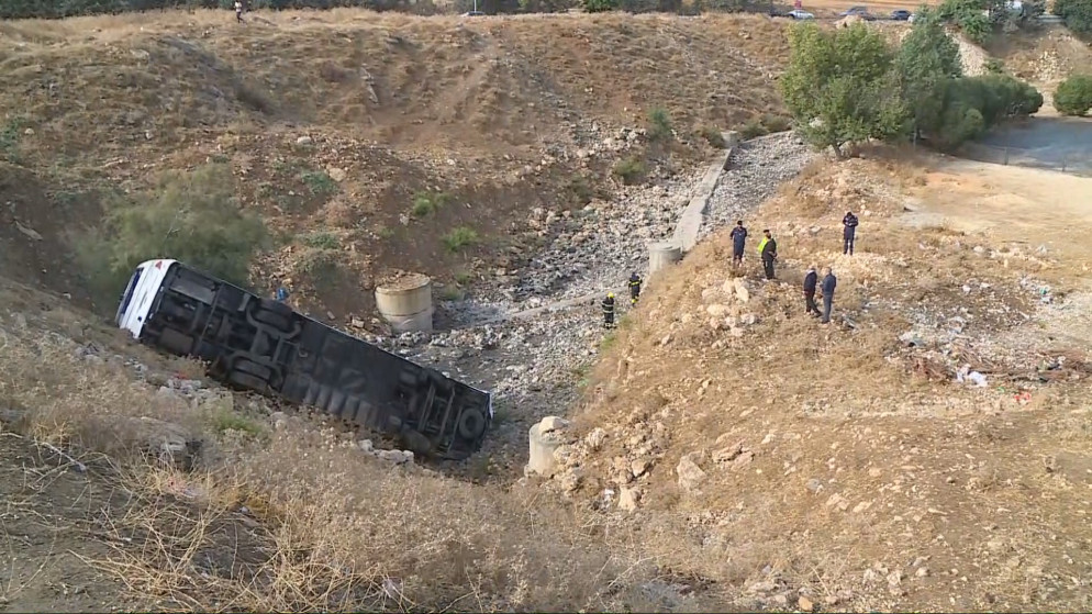 فاجعة على طريق المطار انقلاب حافلة يخلف عشرات الضحايا
