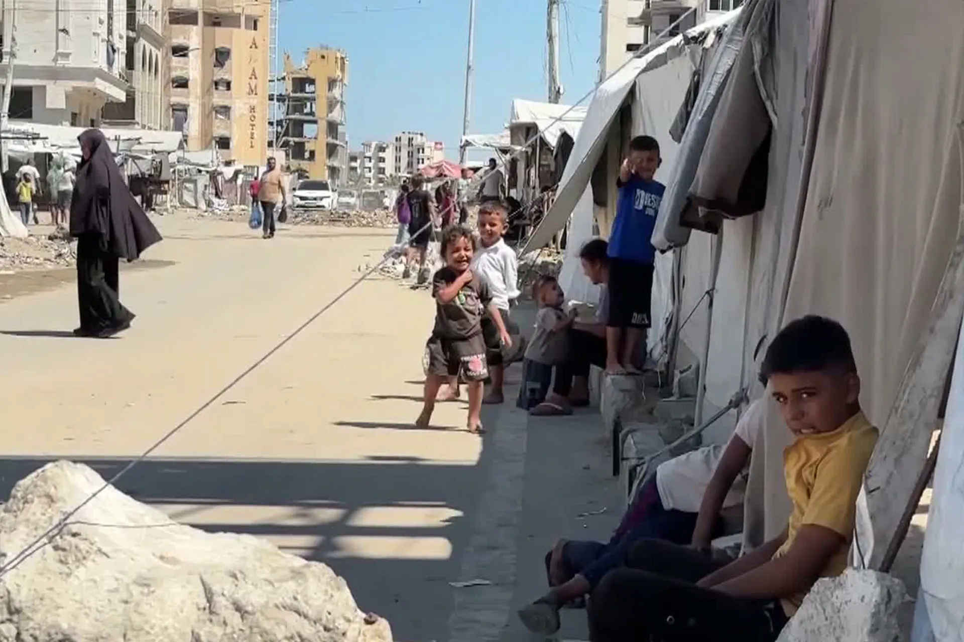 جحيم الخيام في غزة.. كيف يواجه النازحون قسوة الشتاء بعد ضياع كل شيء