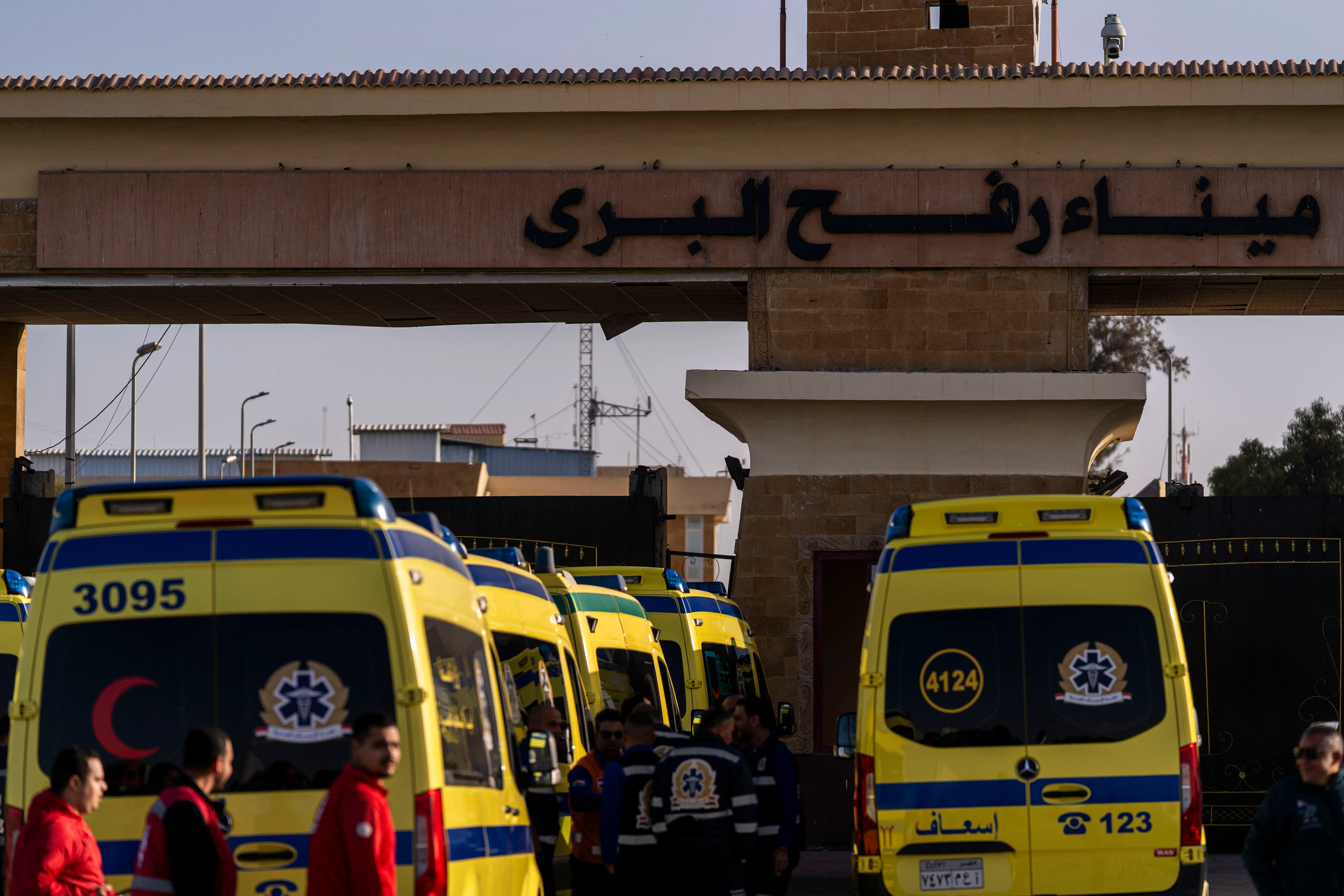 اربعة اعوام لانتظار العلاج.. ازمة المرضى في غزة تتفاقم تحت وطاة الحصار