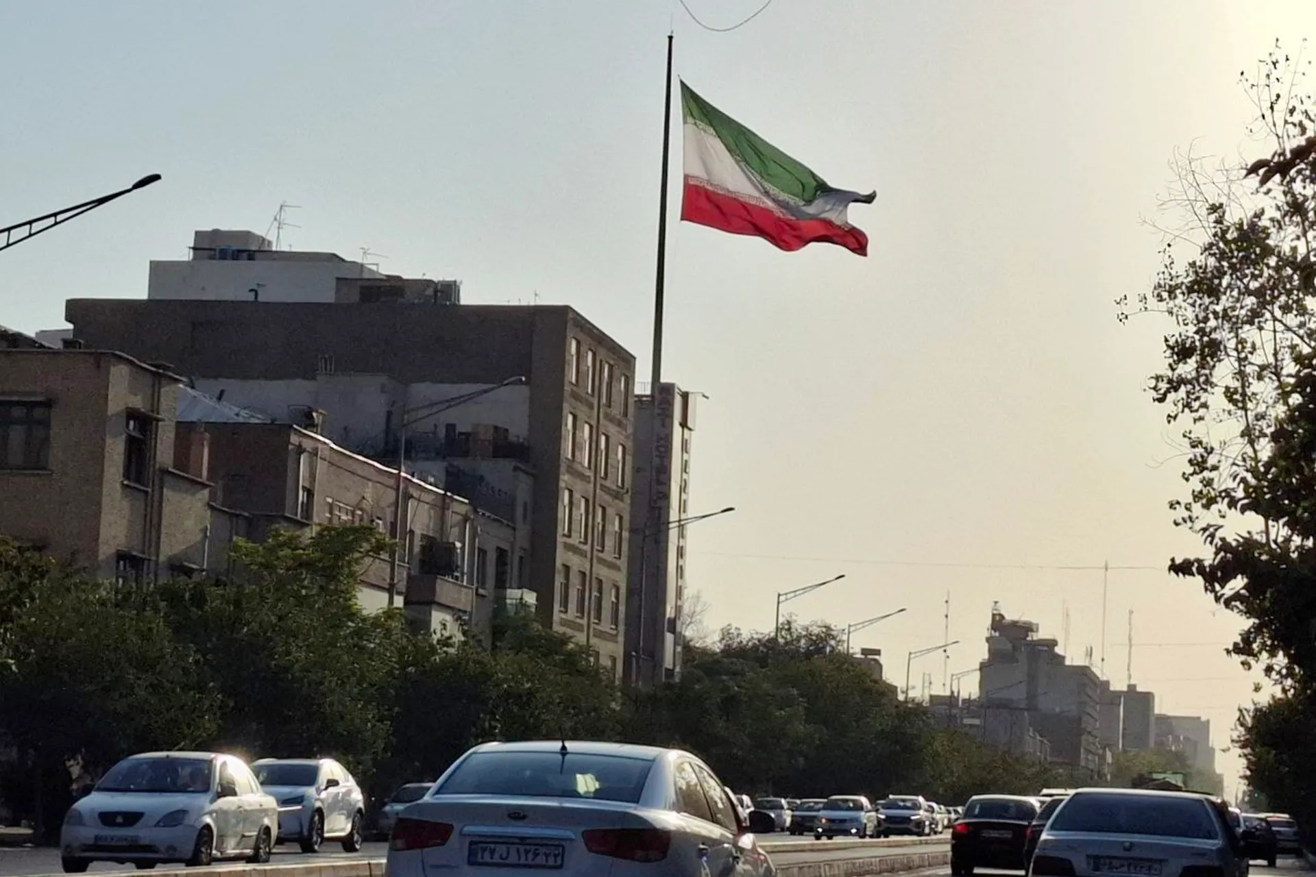 مبادرات بلدية طهران الخدمية تثير تساؤلات حول جدواها الاقتصادية والتمويل