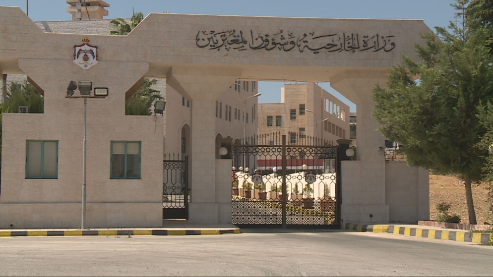 فاجعة تعليمية في باكستان وادانة اردنية واسعة للحادث المأساوي
