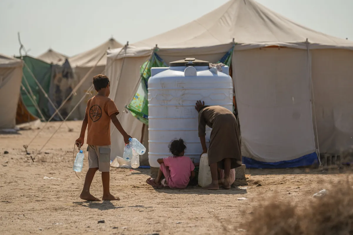 ملاذ امن للنازحين في لحج استجابة عاجلة لمواجهة قسوة النزوح