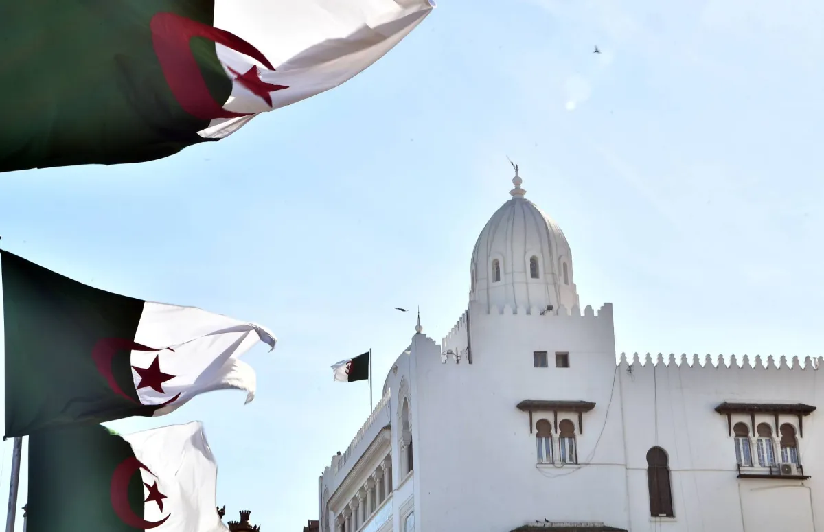 تحول تاريخي في العقيدة العسكرية الجزائرية واقرار ارسال قوات للنيجر