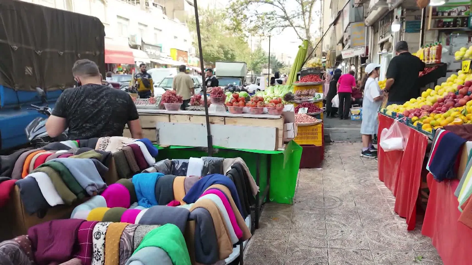 تحديات المعيشة في ايران تفرض تقشفاً اجبارياً على العائلات